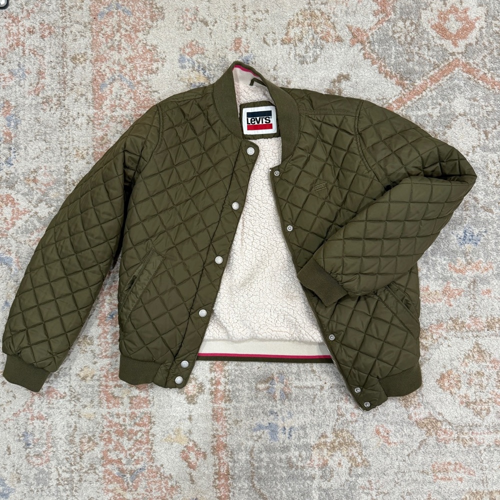 Levi's Women's Bomber Jacket Diamond Quilted Military Green Sherpa Lined